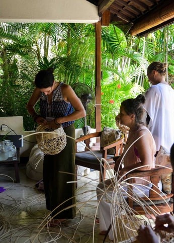 Weaving workshop in Samoa - Harriet Goodall artist